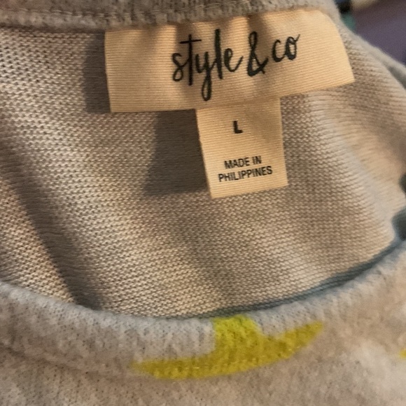 Yellow star print gray pullover sweater long sleeve women’s large pullover - Picture 5 of 5